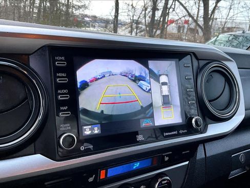 Used 2023 Toyota Tacoma Limited image 27