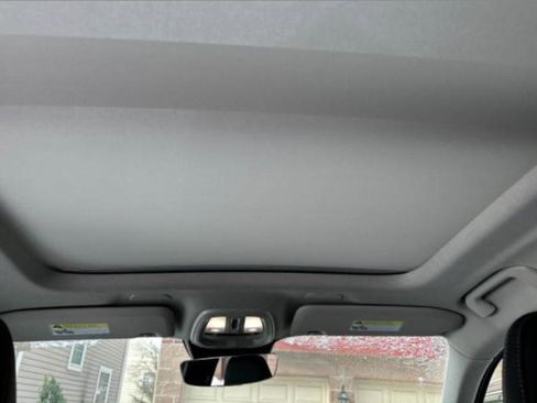 Used 2023 Volvo XC40 B5 Ultimate w/ Protection Package Premier image 21