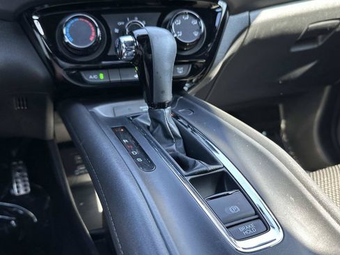 Used 2022 Honda HR-V Sport image 40
