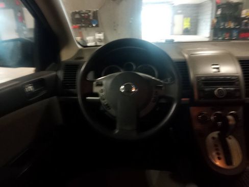 Used 2011 Nissan Sentra 2.0 S FWD image 29