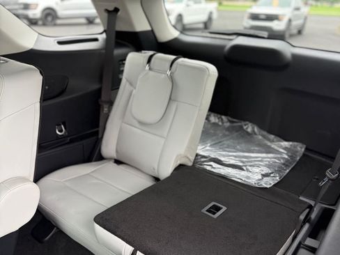 Used 2025 Ford Explorer Platinum w/ LUX Leather Package AWD/4WD image 12