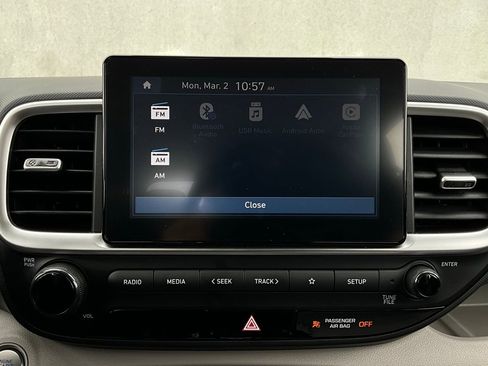 Used 2025 Hyundai Venue SEL image 30