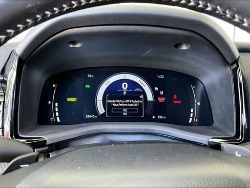 Used 2025 Toyota Camry SE FWD image 12