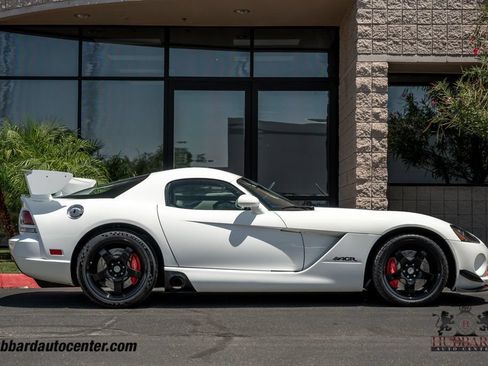 Used 2009 Dodge Viper ACR RWD image 9