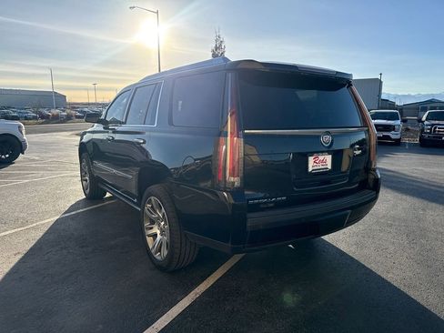 Used 2015 Cadillac Escalade Premium image 11