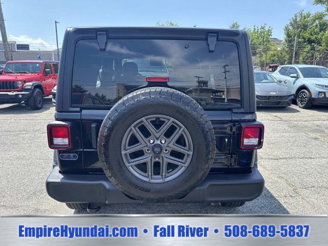 Used 2024 Jeep Wrangler Unlimited Sport AWD/4WD image 4
