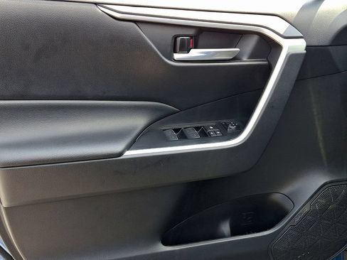 Used 2023 Toyota RAV4 AWD Hybrid image 15