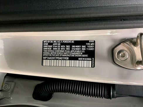 Certified 2023 Porsche Cayenne Platinum Edition AWD/4WD image 36