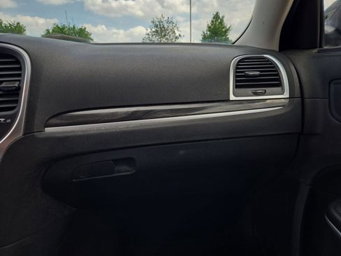 Used 2021 Chrysler 300 Touring w/ Sport Appearance Package image 20