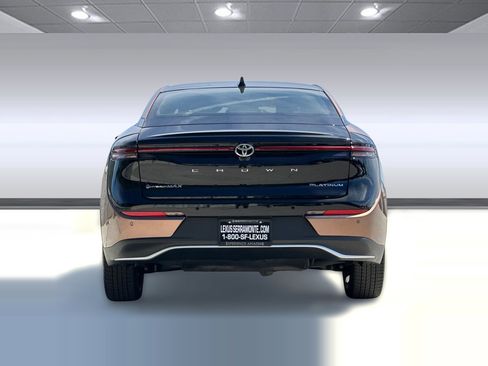 Used 2024 Toyota Crown Platinum image 9