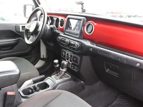 Used 2018 Jeep Wrangler Unlimited Rubicon AWD/4WD image 18