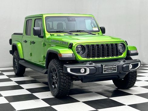 New 2025 Jeep Gladiator Sport image 2