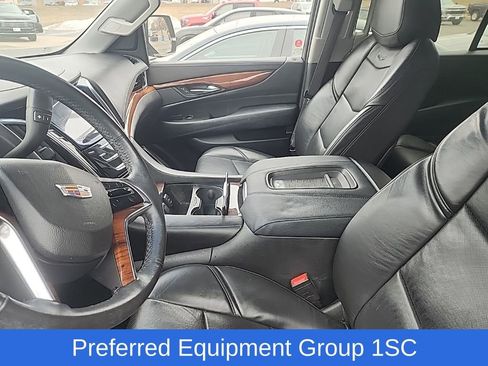 Used 2015 Cadillac Escalade Premium image 13