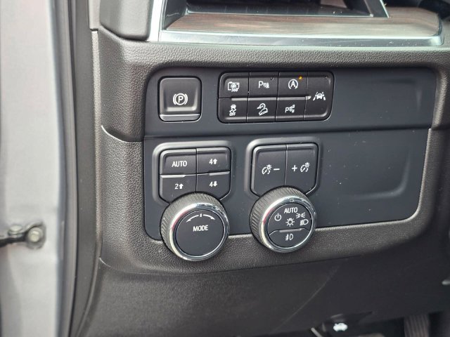 Used 2025 Chevrolet Tahoe Z71 AWD/4WD image 28