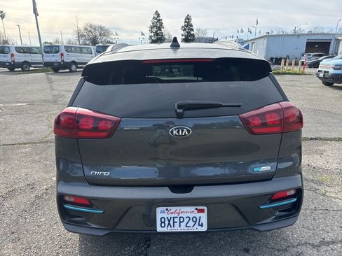Used 2021 Kia Niro EX image 4