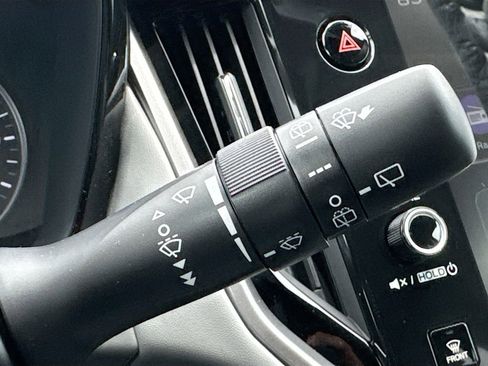 Used 2025 Subaru Outback Premium image 14