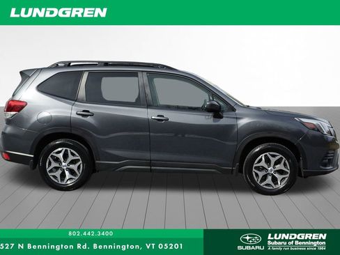 Used 2023 Subaru Forester Premium AWD/4WD image 2