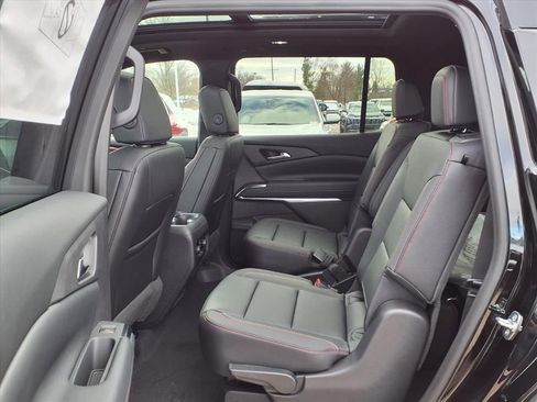 New 2026 Chevrolet Traverse Z71 w/ Driver Confidence Package image 9