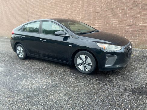 Used 2018 Hyundai Ioniq Blue FWD image 8
