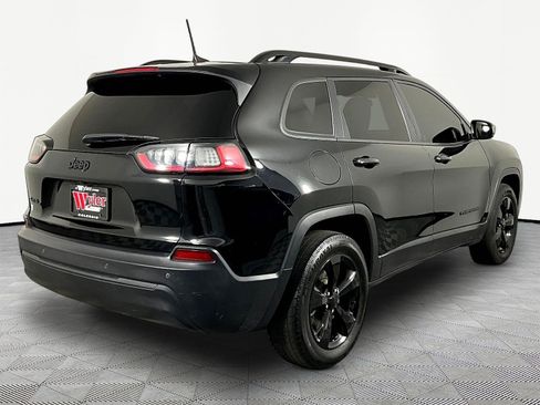 Used 2019 Jeep Cherokee Latitude Plus AWD/4WD image 6