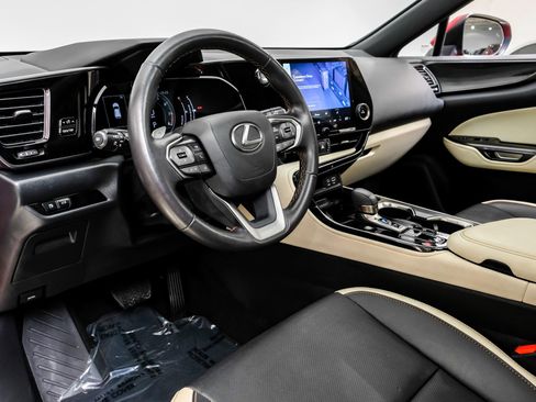 Used 2024 Lexus NX 250 FWD image 3