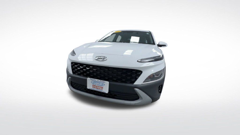 Used 2023 Hyundai Kona SE w/ Cargo Package AWD/4WD image 3