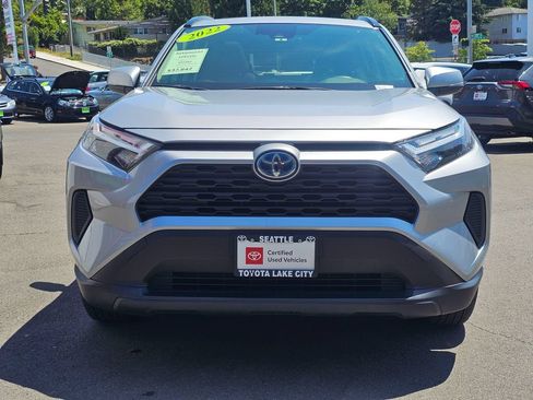Certified 2022 Toyota RAV4 XLE w/ Convenience Package AWD/4WD image 2