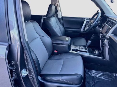 Used 2020 Toyota 4Runner SR5 Premium w/ Moonroof Package AWD/4WD image 30
