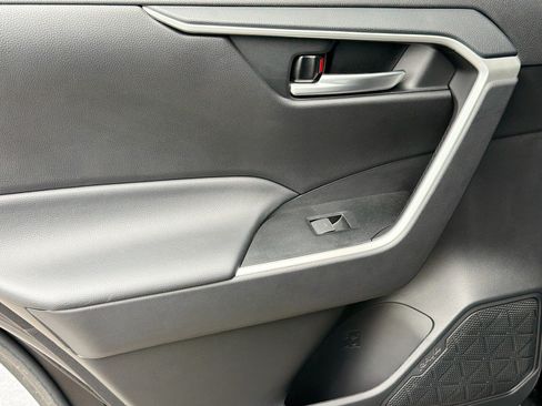 Used 2023 Toyota RAV4 XLE FWD image 23