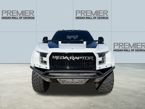 Used 2019 Ford F350 Lariat w/ Lariat Ultimate Package AWD/4WD image 2