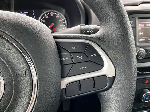 Used 2020 Jeep Renegade Sport w/ Sport Appearance Group AWD/4WD image 19