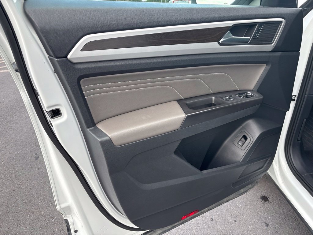 Used 2022 Volkswagen Atlas SE w/ Panoramic Sunroof Package AWD/4WD image 5