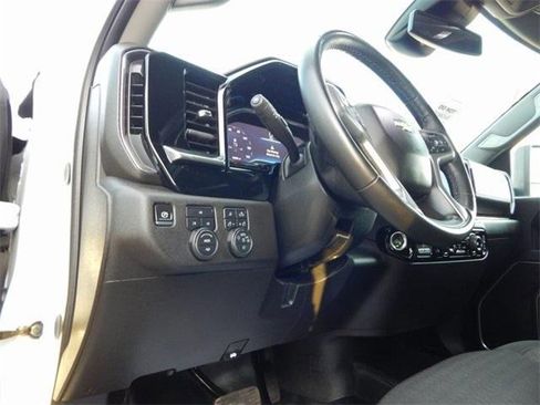 Used 2025 Chevrolet Silverado 3500 LT w/ Safety Package image 17