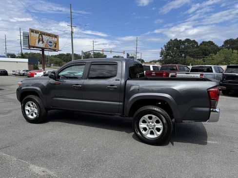 Used 2020 Toyota Tacoma SR5 image 23