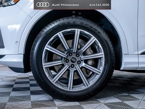 Used 2023 Audi Q7 2.0T Premium Plus w/ Premium Plus Package AWD/4WD image 9
