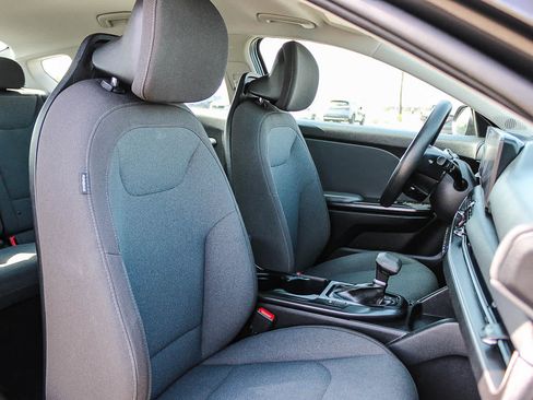 Used 2025 Kia K4 FWD image 16