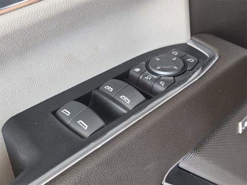 Used 2024 Chevrolet Silverado 2500 LTZ w/ LTZ Convenience Package image 31