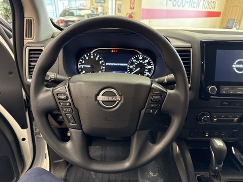 Used 2024 Nissan Frontier SV w/ Technology Package image 29