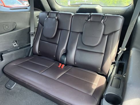 Used 2025 Ford Explorer Platinum w/ LUX Leather Package AWD/4WD image 13