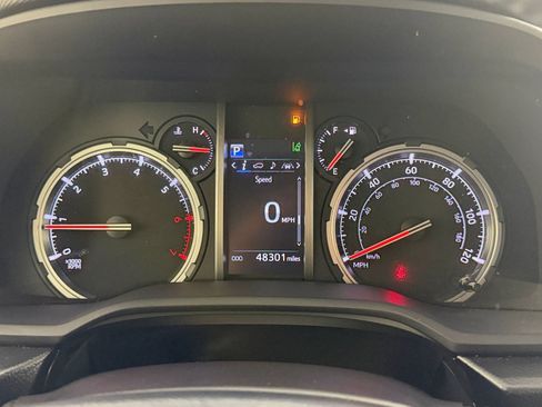 Used 2021 Toyota 4Runner TRD Off-Road AWD/4WD image 19