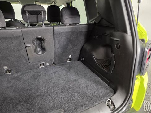 Used 2018 Jeep Renegade Latitude w/ Cold Weather Group image 6