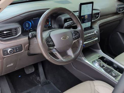 Used 2020 Ford Explorer Platinum w/ Premium Technology Package AWD/4WD image 10
