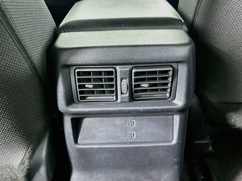 Used 2025 Toyota 4Runner SR5 AWD/4WD image 28