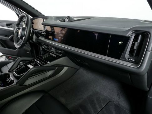 New 2026 Porsche Cayenne image 27