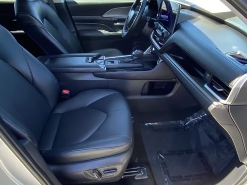 Certified 2025 Toyota Grand Highlander AWD image 10