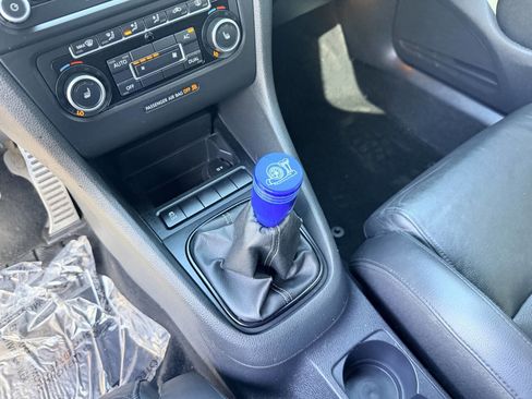 Used 2012 Volkswagen Golf 4-Door image 14