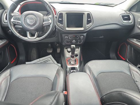 Used 2019 Jeep Compass Trailhawk image 3