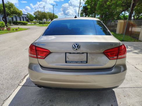 Used 2015 Volkswagen Passat TDI SE image 12