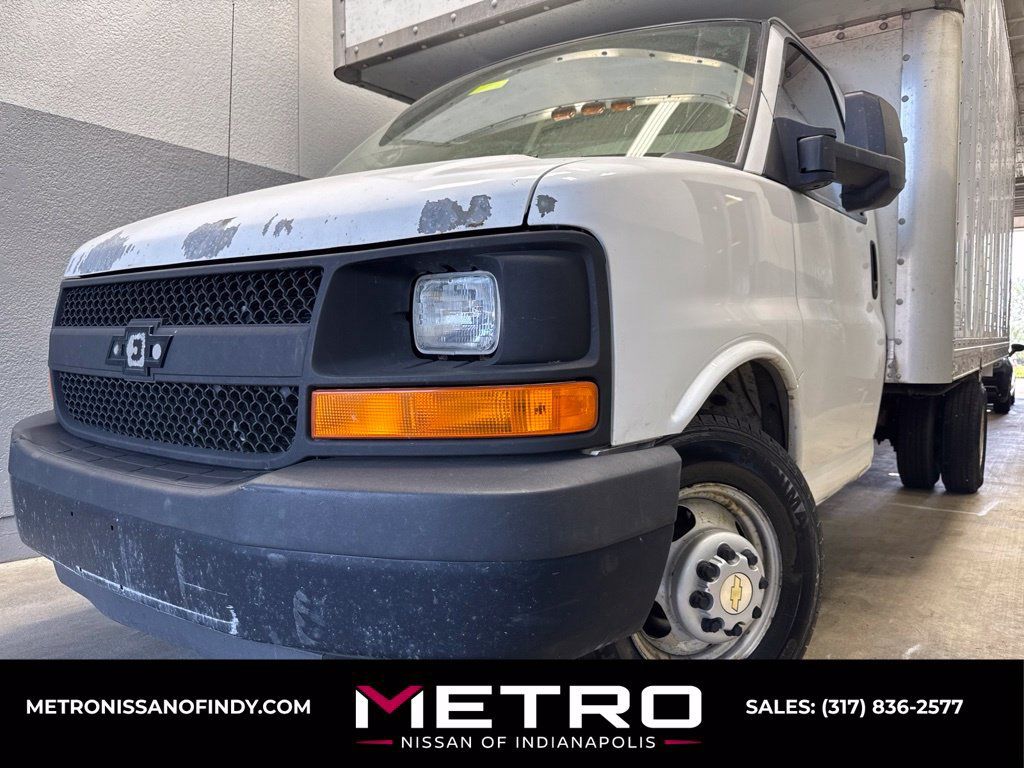 Used 2011 Chevrolet Express 3500 Extended RWD image 1