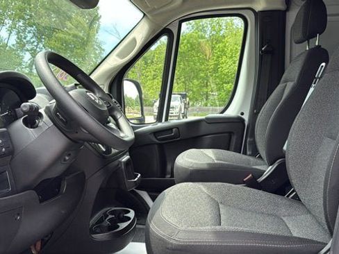 Used 2025 RAM ProMaster 2500 w/ Convenience Group FWD image 13